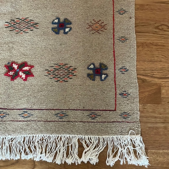 Handmade Moroccan rug - Picture 4 of 6
